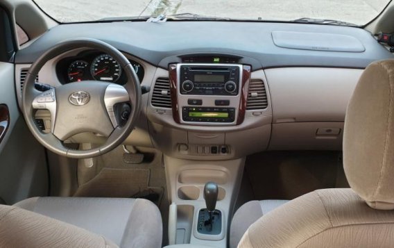 2nd Hand Toyota Innova 2012 at 52000 km for sale-1