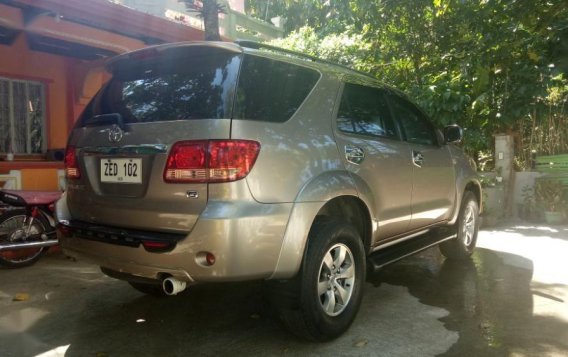 Selling 2nd Hand Toyota Fortuner 2006 Automatic Gasoline at 100000 km in Guinobatan-11