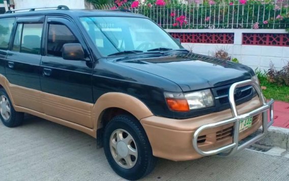 Selling Toyota Revo 2000 at 110000 km in Quezon City