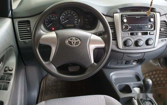 Selling Red Toyota Innova 2015 in Quezon City-8