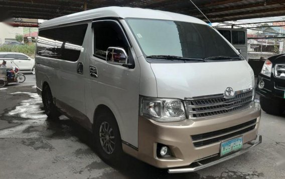 2nd Hand Toyota Hiace 2014 at 58000 km for sale-1