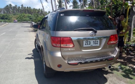 Selling 2nd Hand Toyota Fortuner 2006 Automatic Gasoline at 100000 km in Guinobatan-10