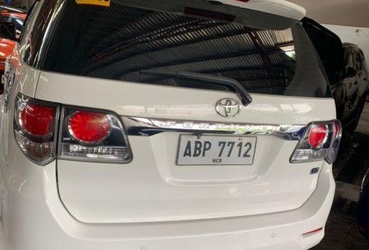 White Toyota Fortuner 2016 Manual Diesel for sale in Quezon City-7