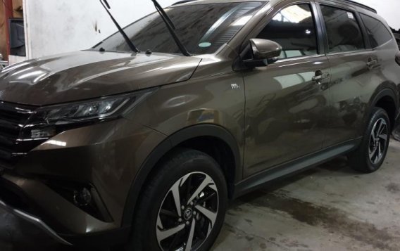 Bronze Toyota Rush 2019 at 10000 km for sale in Quezon City-1