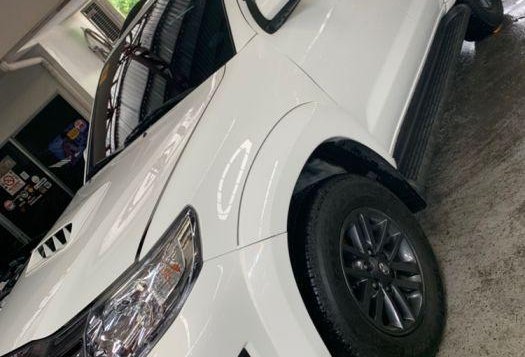 White Toyota Fortuner 2016 Manual Diesel for sale in Quezon City-1