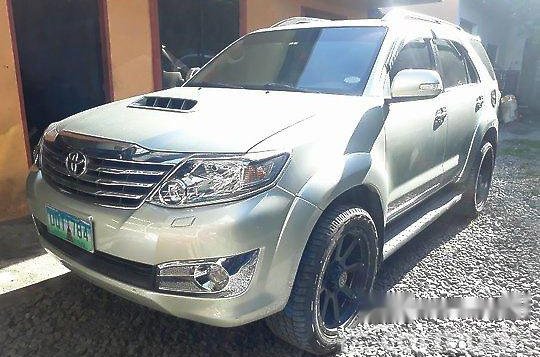 Selling Beige Toyota Fortuner 2013 Automatic Diesel for sale-1