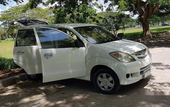Selling White Toyota Avanza 2007 at 298000 km in Davao City-3