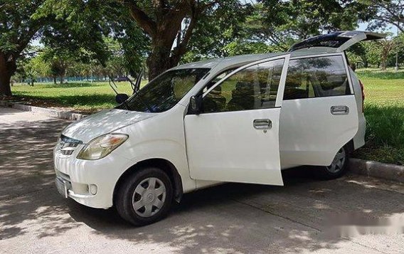 Selling White Toyota Avanza 2007 at 298000 km in Davao City-1