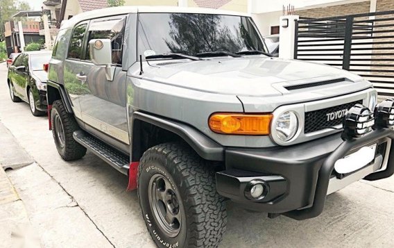 2nd Hand Toyota Fj Cruiser 2015 at 30000 km for sale-2