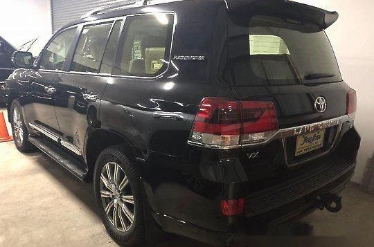Selling Black Toyota Land Cruiser 2018 for sale-1