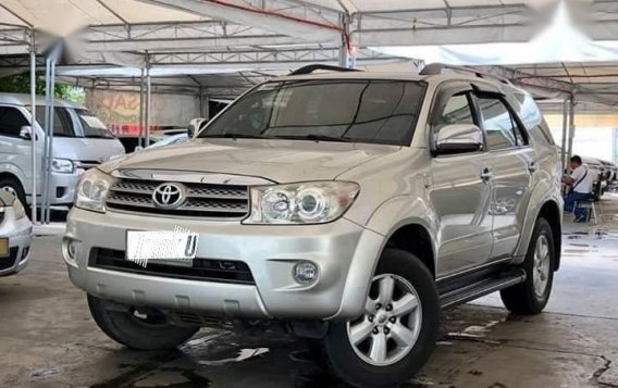 Selling Toyota Fortuner 2010 Automatic Gasoline in Makati