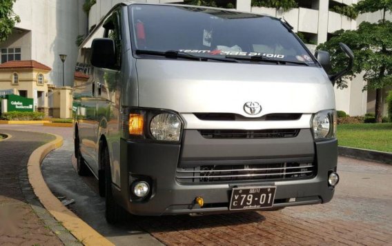 2nd Hand Toyota Hiace 2016 at 40000 km for sale in Manila