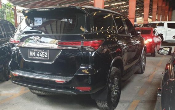 Selling 2nd Hand Toyota Fortuner 2017 Manual Diesel at 8000 km in Quezon City-4