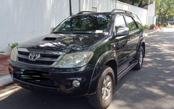 Selling Toyota Fortuner 2006 Automatic Diesel in Manila-2