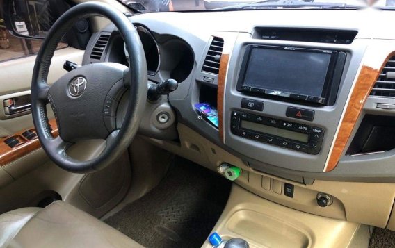 Selling 2nd Hand Toyota Fortuner 2011 at 176000 km in Quezon City-3