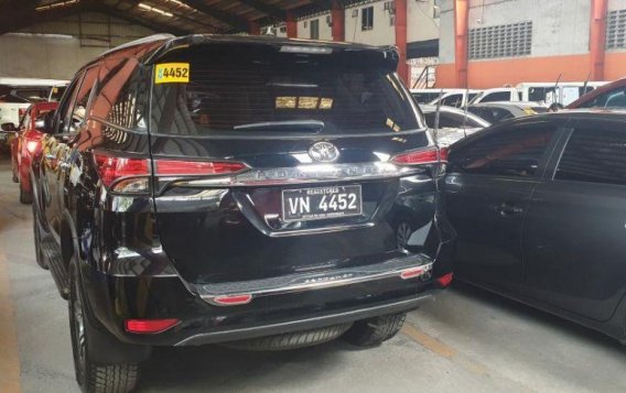 Selling 2nd Hand Toyota Fortuner 2017 Manual Diesel at 8000 km in Quezon City-3