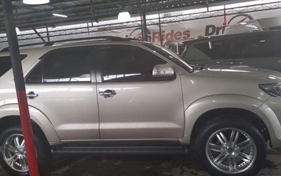 Selling Toyota Fortuner 2014 Automatic Diesel in Quezon City-4