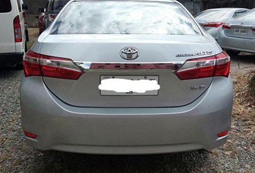 Selling 2nd Hand Toyota Altis 2015 in Quezon City-1