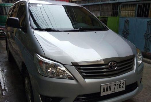 Selling 2nd Hand Toyota Innova 2014 in Manila