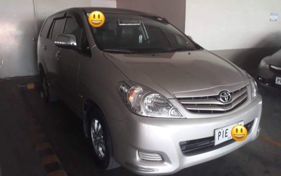 2nd Hand Toyota Innova 2011 at 70000 km for sale in Caloocan