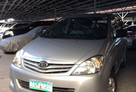 Selling 2nd Hand Toyota Innova 2012 in Manila-1