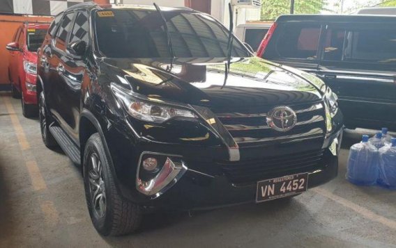 Selling 2nd Hand Toyota Fortuner 2017 Manual Diesel at 8000 km in Quezon City-2