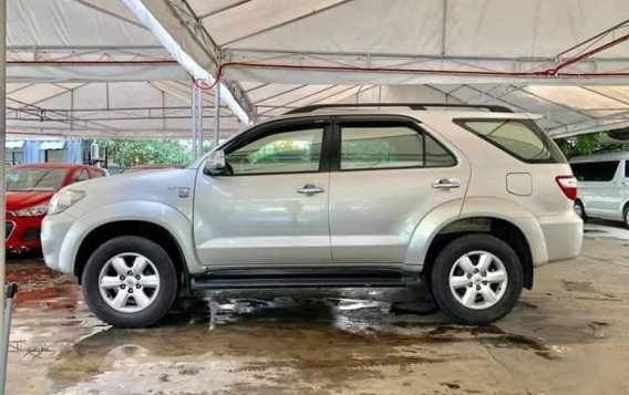 Selling Toyota Fortuner 2010 Automatic Gasoline in Makati-4