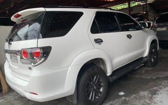 Selling White Toyota Fortuner 2016 Manual Diesel at 13100 km in Quezon City-1
