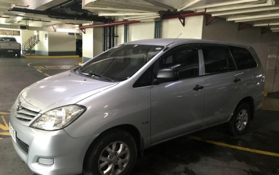 Selling Toyota Innova 2011 Manual Diesel in Makati-3