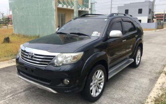 Selling Toyota Fortuner 2012 Automatic Diesel in Imus-1