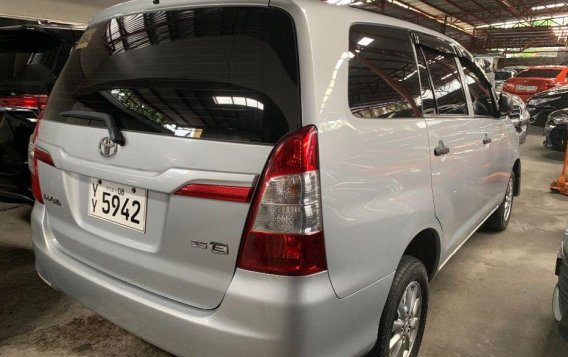 Selling Silver Toyota Innova 2016 Manual Diesel in Quezon City-2