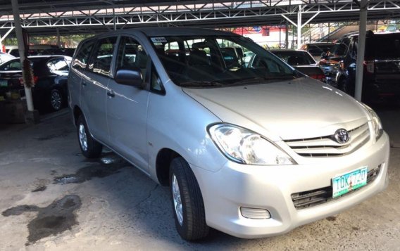 Selling 2nd Hand Toyota Innova 2012 in Manila-3