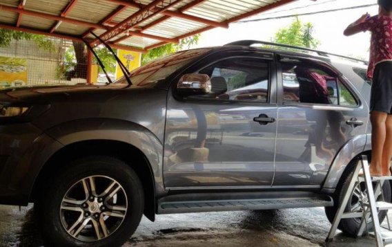 Selling 2nd Hand Toyota Fortuner 2012 Automatic Gasoline at 100000 km in Quezon City