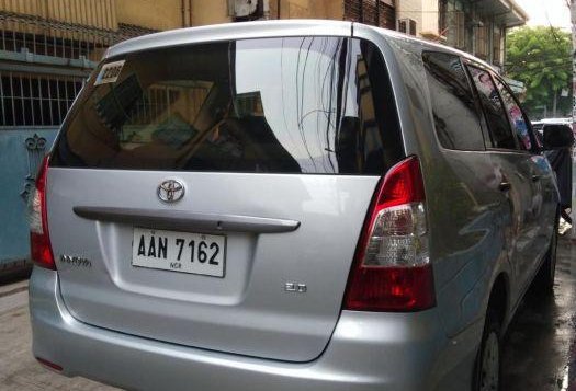 Selling 2nd Hand Toyota Innova 2014 in Manila-3