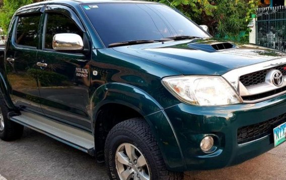 Selling 2nd Hand Toyota Hilux 2010 for sale in San Mateo-1