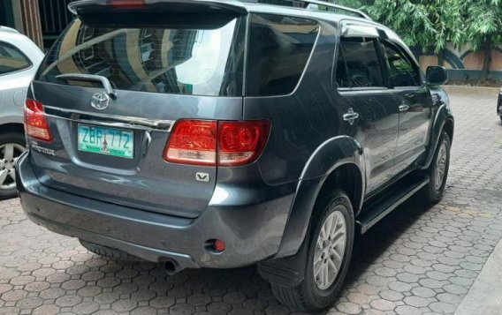 Selling 2nd Hand Toyota Fortuner 2005 Automatic Diesel at 80000 km in Manila-2