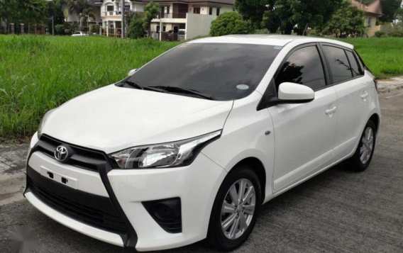 Selling White Toyota Yaris 2016 Automatic Gasoline for sale in Quezon City