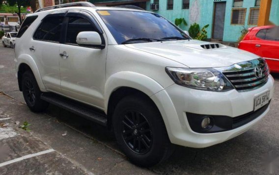 Selling Pearl White Toyota Fortuner 2014 for sale in Manila-1