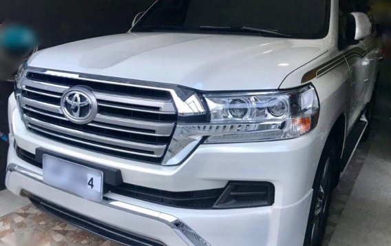 Selling 2nd Hand Toyota Land Cruiser 2017 Automatic Diesel at 400 km in Quezon City