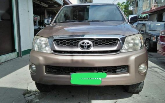 2nd Hand Toyota Hilux 2010 for sale in Imus-1