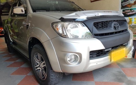 Selling Toyota Hilux 2012 Manual Diesel in Quezon City-2