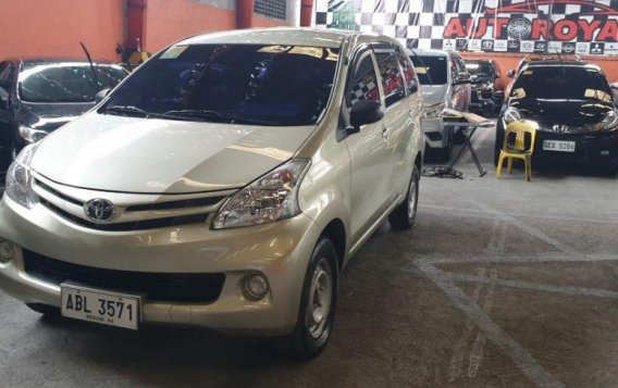 2nd Hand Toyota Avanza 2015 for sale in Quezon City