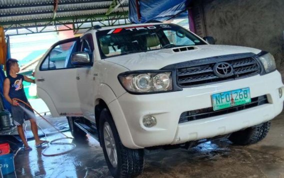 Selling 2nd Hand Toyota Fortuner 2009 in Apalit-4