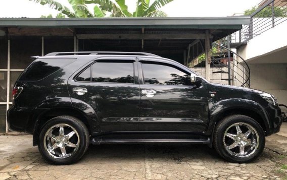 Selling Toyota Fortuner 2006 Automatic Diesel in Las Piñas-2