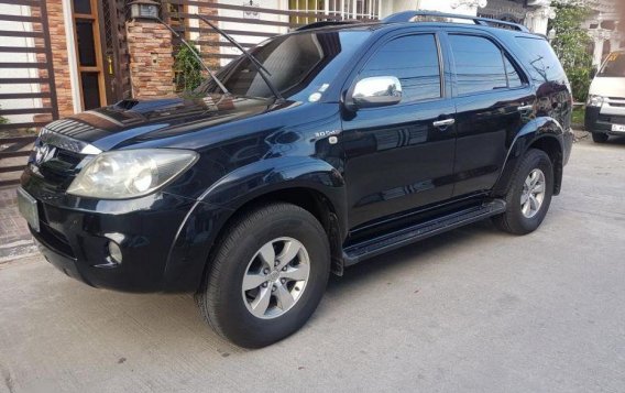 Selling 2nd Hand Toyota Fortuner 2005 Automatic Diesel at 104222 km in Parañaque-1