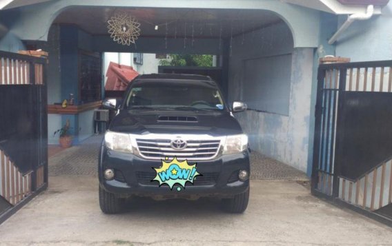 Selling Black Toyota Hilux 2012 for sale in Manual-6