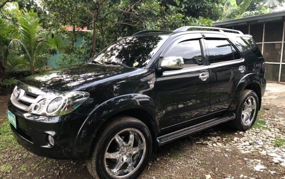 Selling Toyota Fortuner 2006 Automatic Diesel in Las Piñas