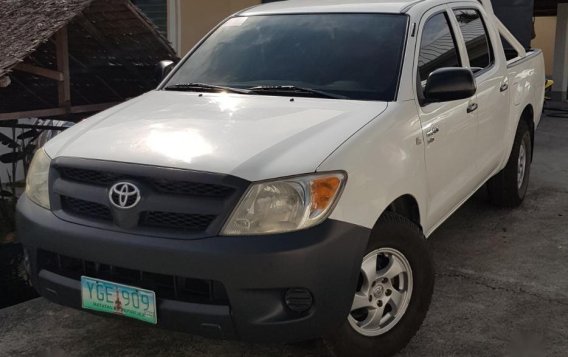 Selling 2nd Hand Toyota Hilux 2007 at 65709 km for sale-3