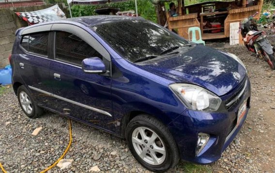 Selling 2015 Toyota Wigo for sale in Santiago-2