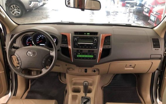 Toyota Fortuner 2010 Automatic Gasoline for sale in Makati-2